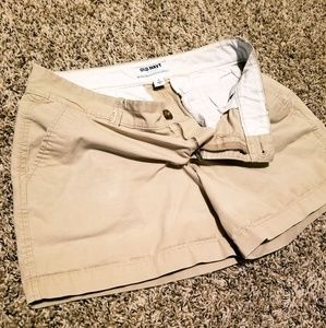 🎆MURICA SALE🎆 Old Navy khaki shorts, size 4